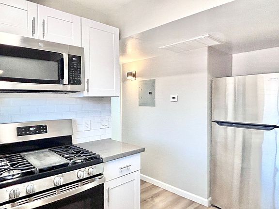 2nd image of 834 N 13th Ave #208