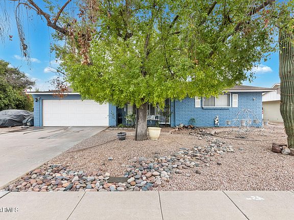 3rd image of 2349 W DEL CAMPO Circle