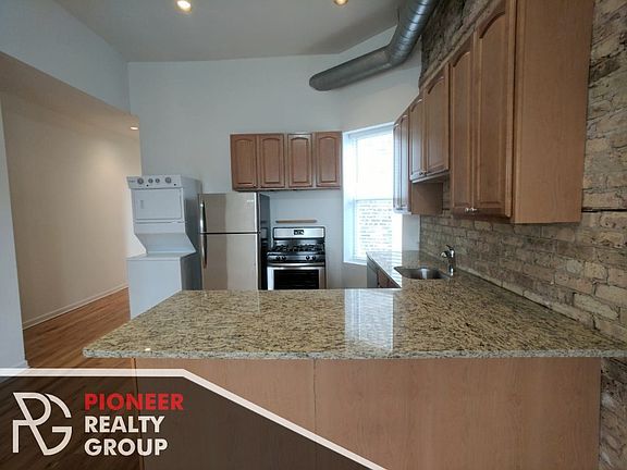 5th image of 2450 N Southport Ave #2450203