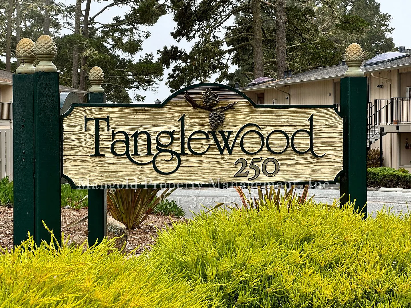 Tanglewood Condominium With Beautiful Bay Views, Fireplace, & Private Deck — Photo 1
