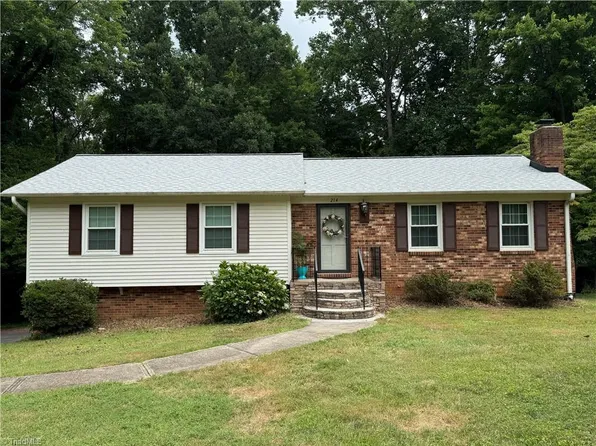 214 Pleasantview Dr, King, NC 27021