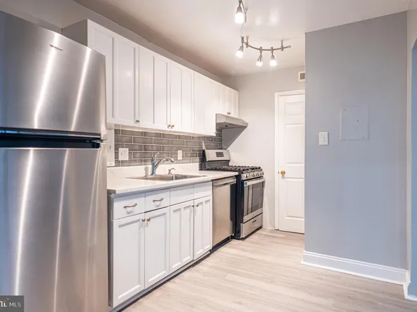 12211 Braxfield Ct APT 7, Rockville, MD 20852