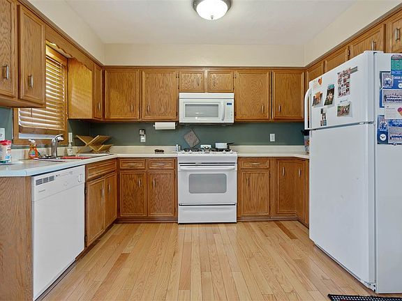 5th image of 4858 Antioch Dr