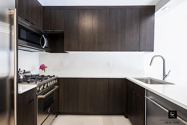 Rented by R New York | media 4