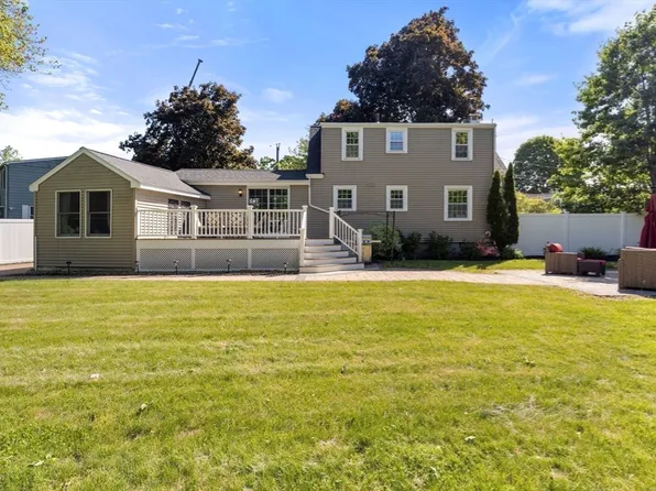 64 Paon Blvd, Wakefield, MA 01880