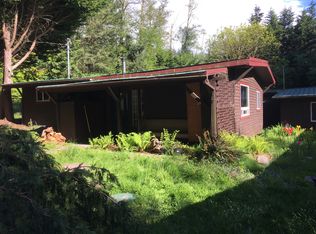 7286 Holst Rd, Clinton, WA 98236