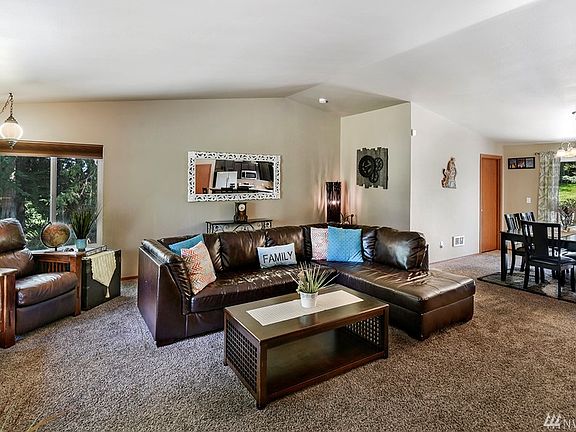 4th image of 24155 Taree Dr NE