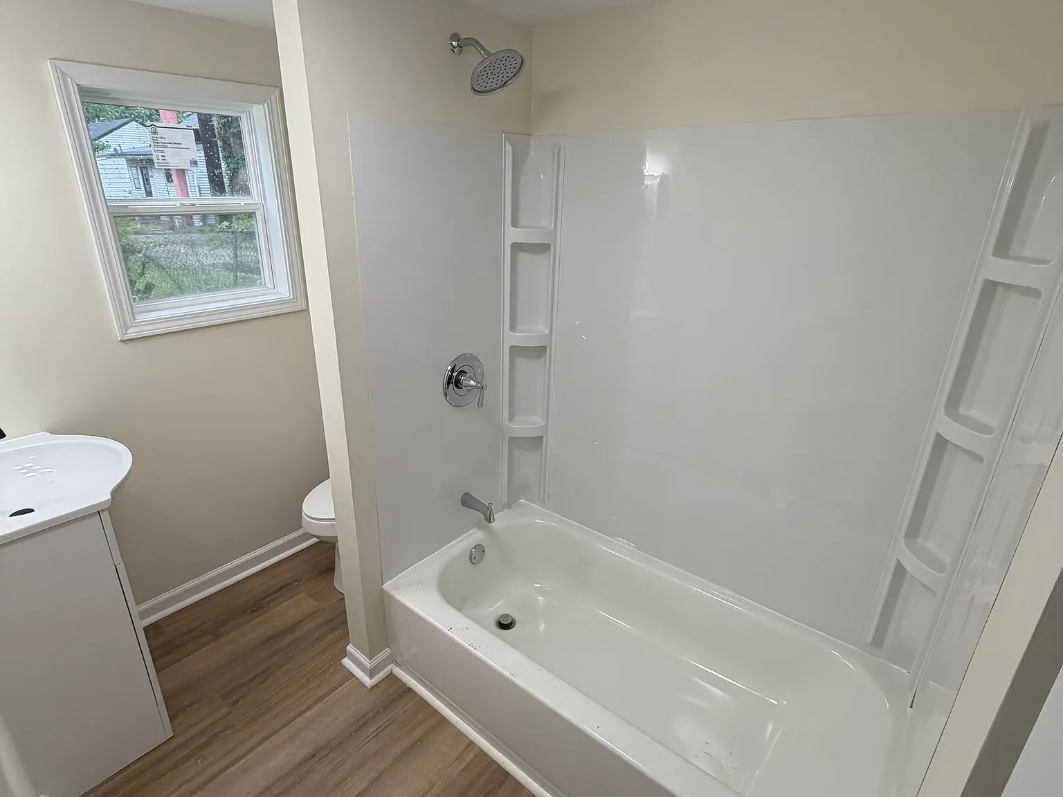 1109 W Hill St — Photo 4