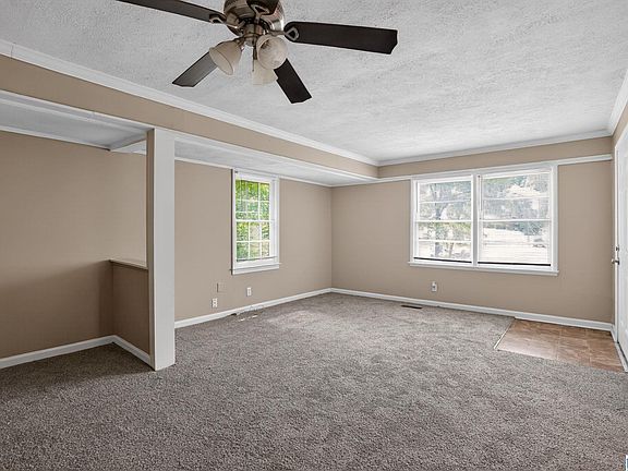 3rd image of 9869 Greenlee Rd