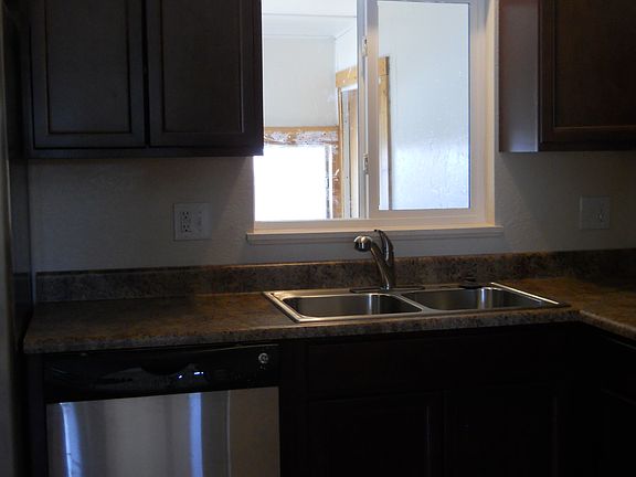 5th image of 2110 College Dr