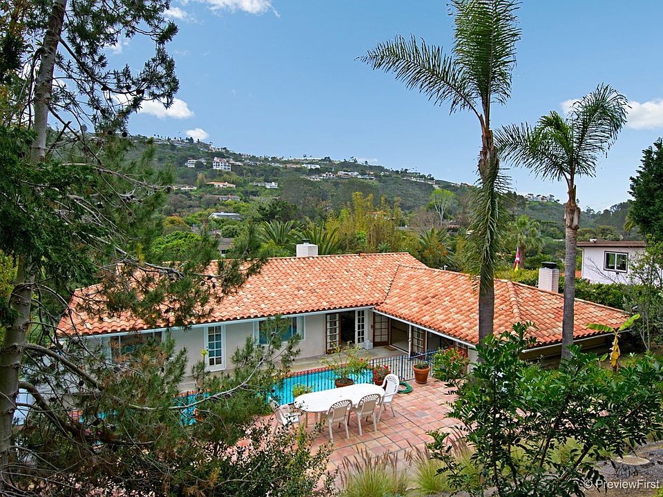 2nd image of 2556 Azure Coast Dr