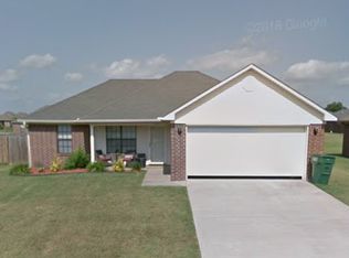 1415 Huebner St, Conway, AR 72032