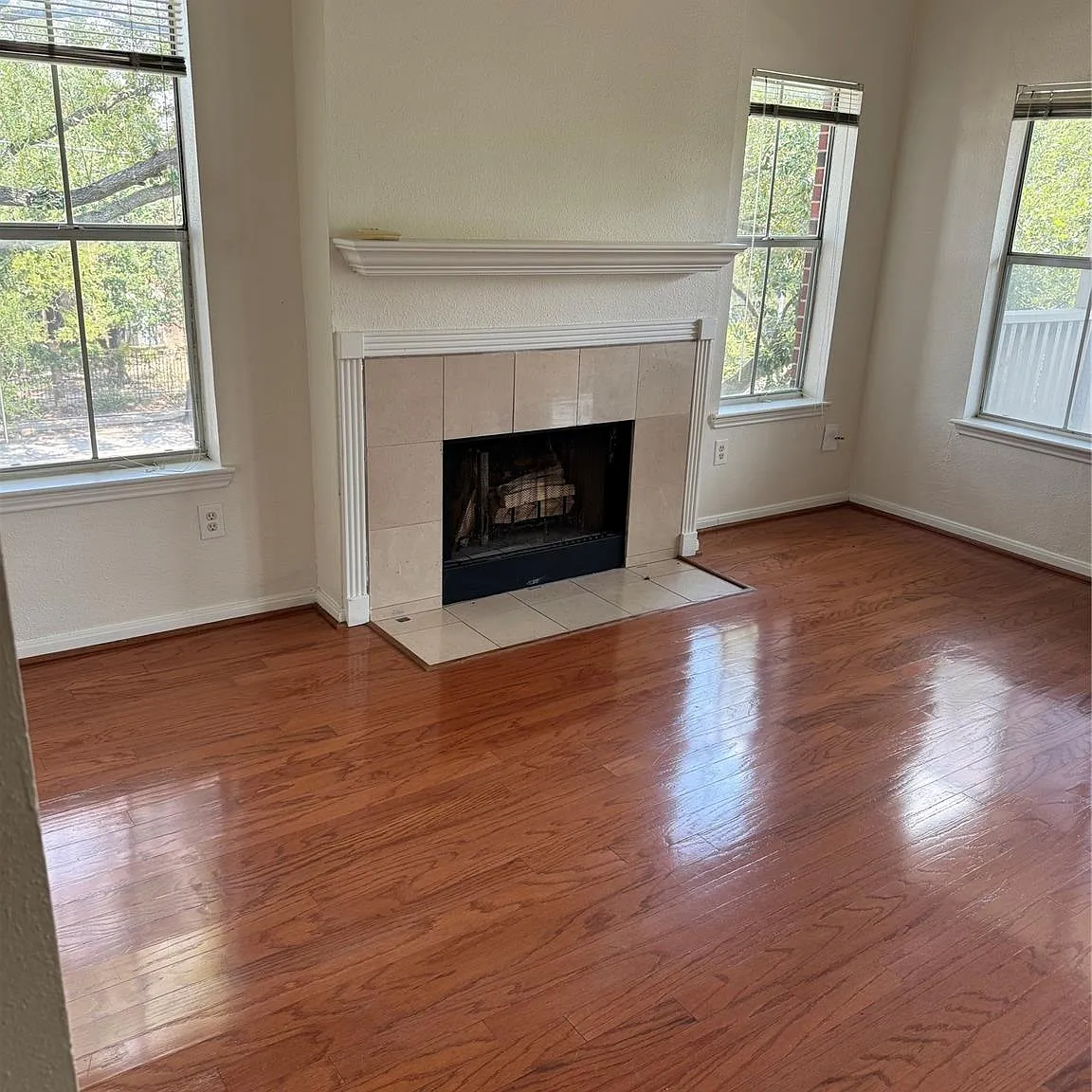 1 bed, 1.0 bath, 790 sqft, $1,550 — Photo 1