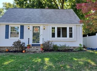 15 Benjamin Rd, Worcester, MA 01602