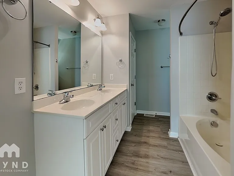 50 Sapphire Ct — Photo 11