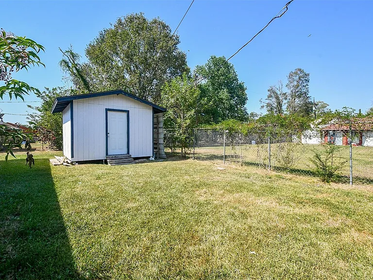 8321 Homewood Ln #C — Photo 11