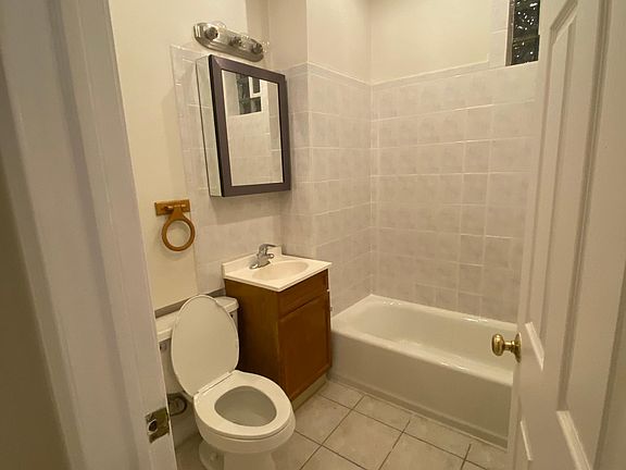 5th image of 1409 N Maplewood Ave #1R
