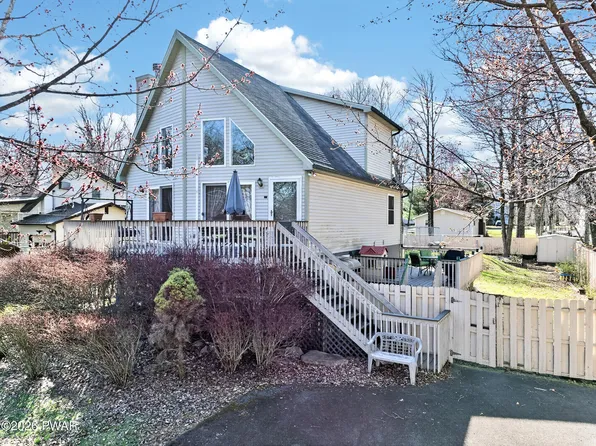 155 Skyview Rd, Dingmans Ferry, PA 18328