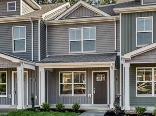 145 Quarry Point Dr, Clarksville, TN 37043