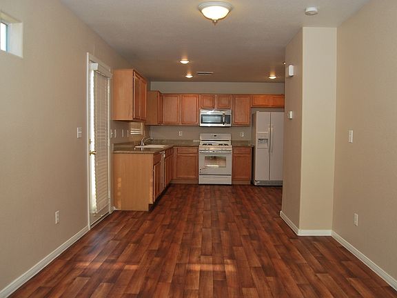 2nd image of 5300 Emelita St