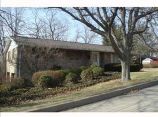 25 Colonial Dr, Monessen, PA 15062