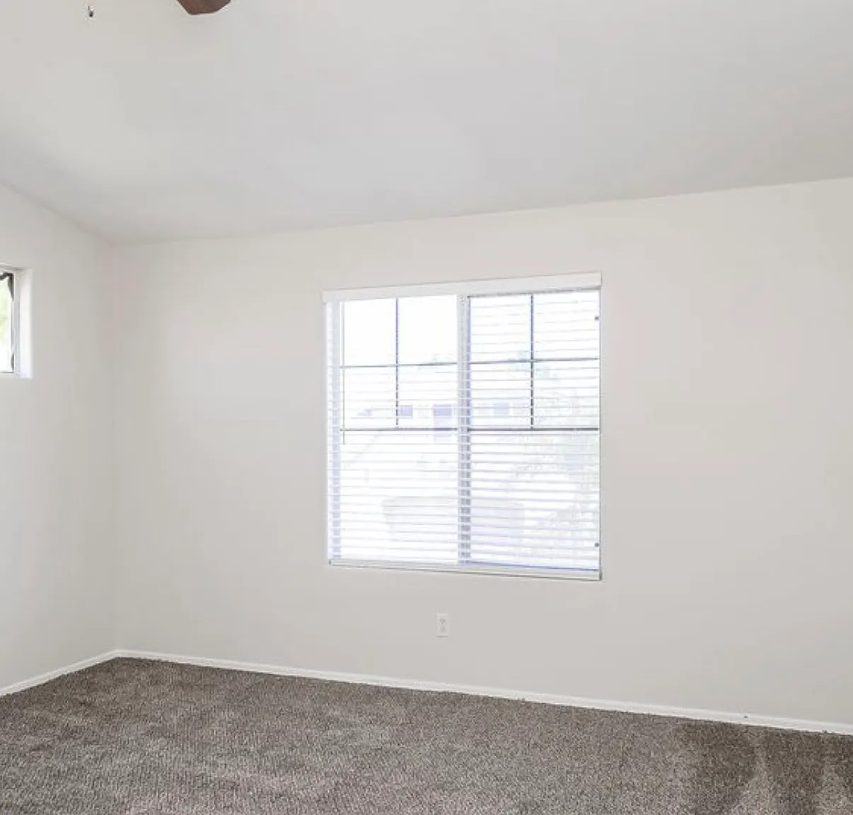 3 bed, 1655 sqft, $1,200 — Photo 1