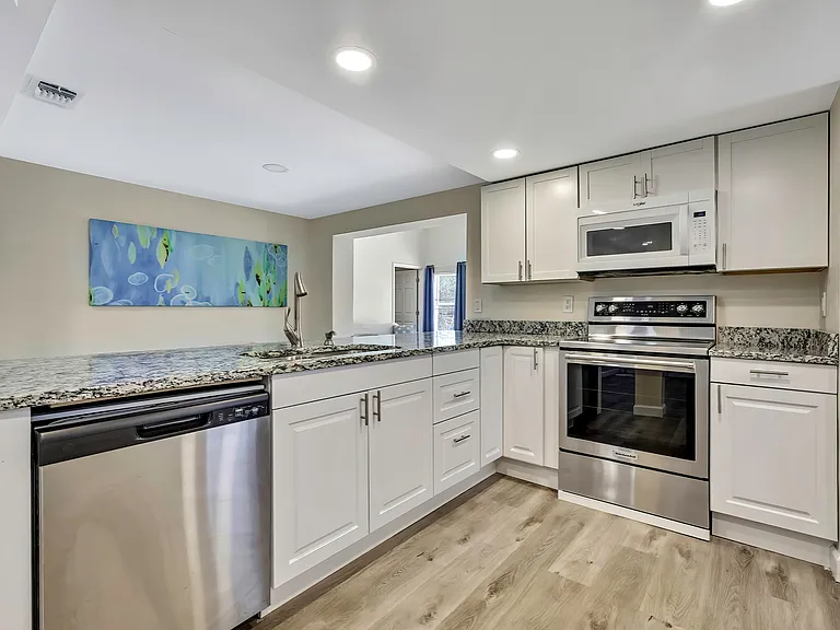 7308 Maryland Ave — Photo 4