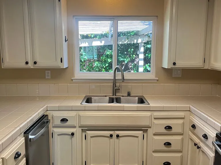 1080 Maraschino Dr — Photo 10