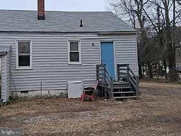 3rd image of 705 Adams Rd