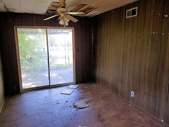 3rd image of 908 S 8th St