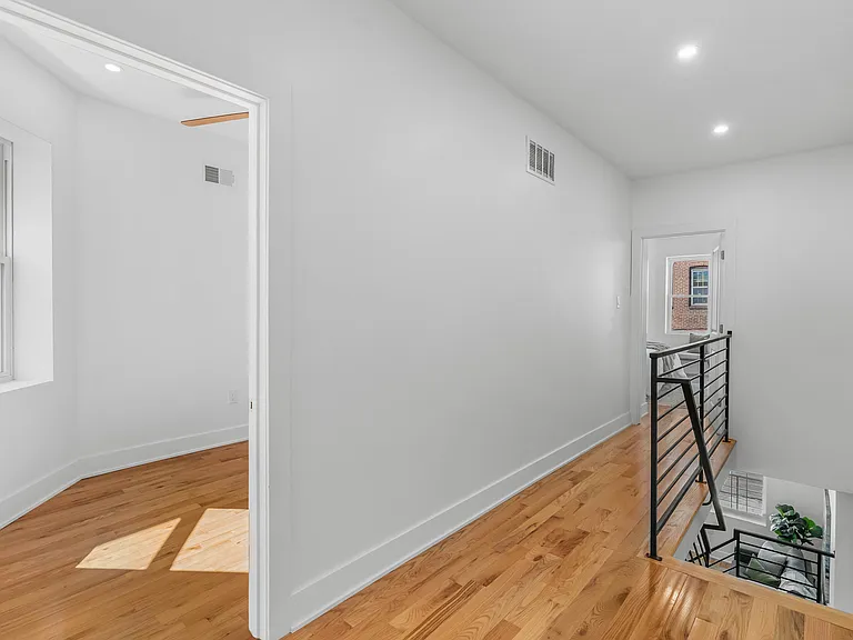 5118 Chancellor St — Photo 24