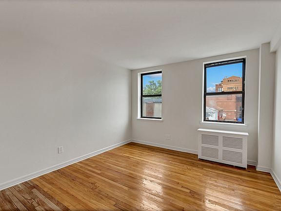 4th image of 3755 77th St APT 4C