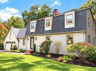 8 Woodcrest Dr, Cumberland, RI 02864