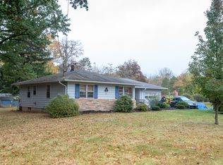 8 Meadowbrook Rd, Flemington, NJ 08822