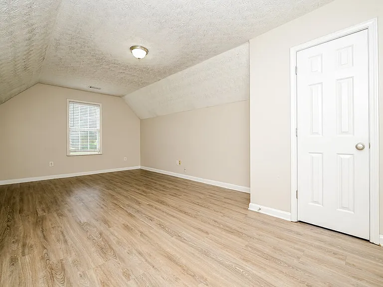 330 Fieldstone Ln — Photo 12