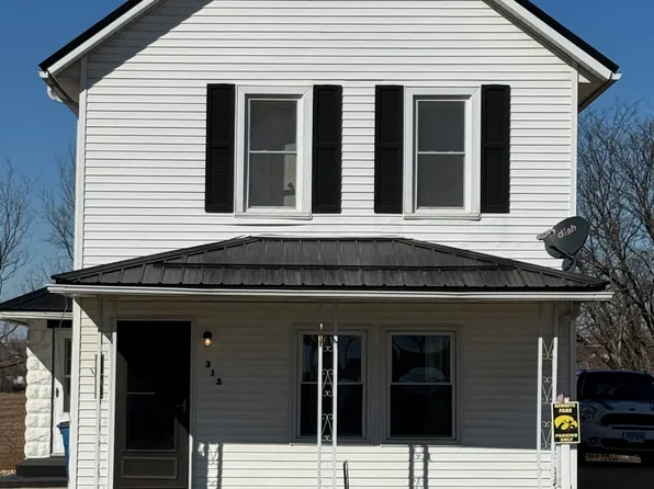 313 E 1st Ave, Cascade, IA 52033