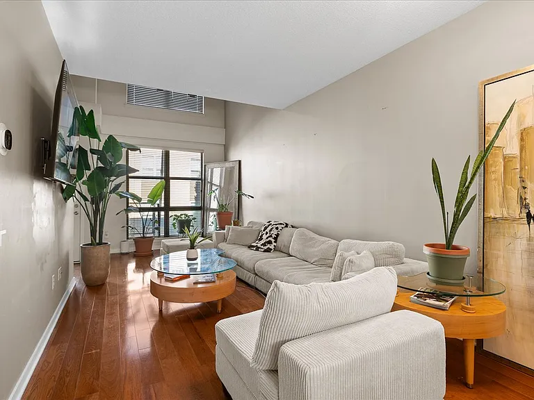 4543 Madison Ave — Photo 6