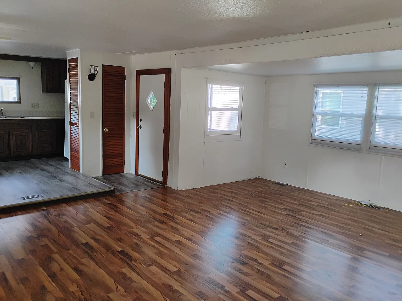 2 bed, 892 sqft, $1,000 — Photo 4