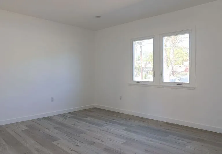 276 E Los Angeles Ave #A — Photo 7
