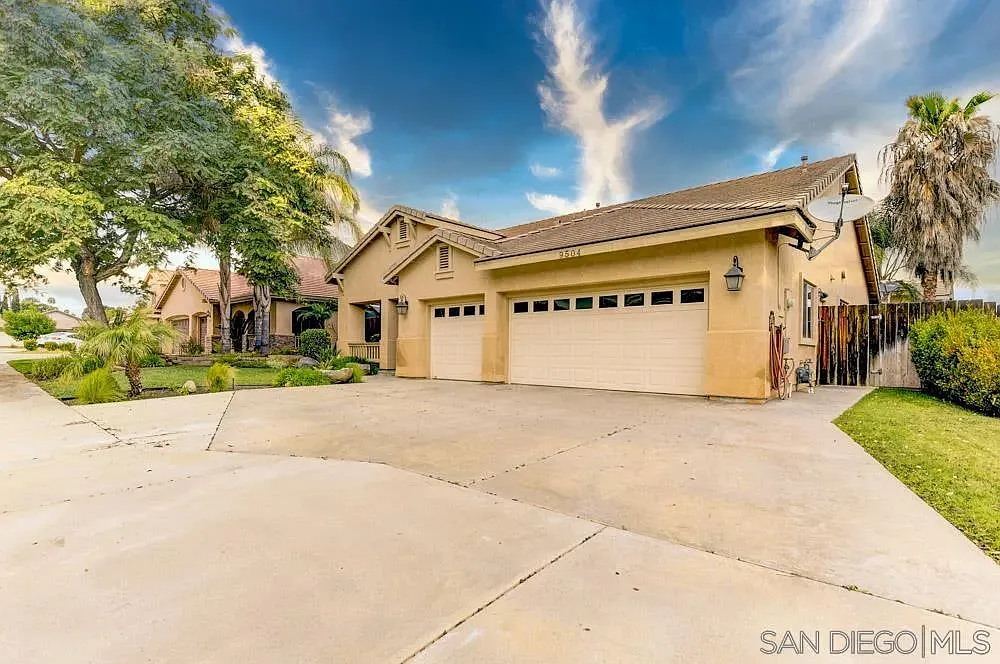 3 bed, 2.0 bath, 1757 sqft, $4,200 — Photo 1