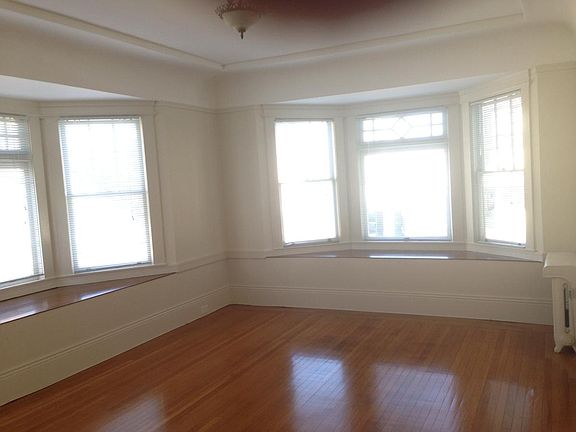 2nd image of 400 Dolores St APT 1