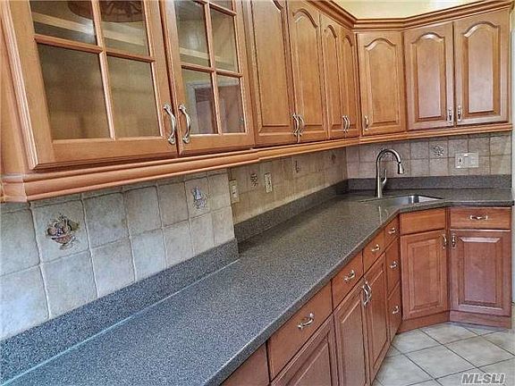 2nd image of 17525 Jamaica Ave APT 3