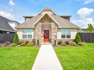 684 N Malbec Rd, Fayetteville, AR 72704