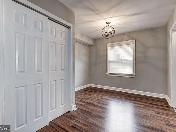 5th image of 2405 Arlington Blvd APT 102