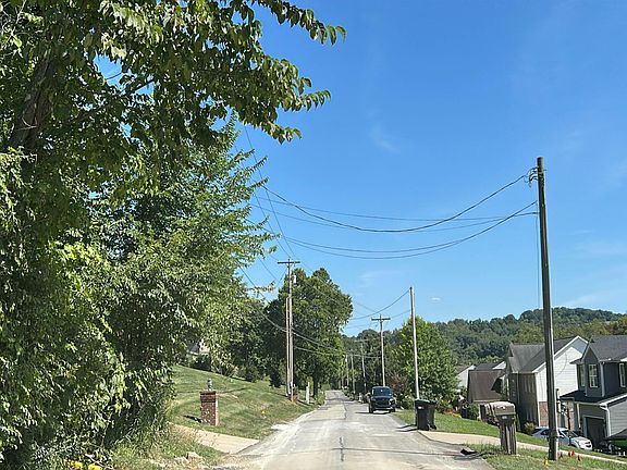 5th image of 256 McCombs Rd