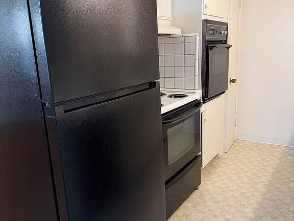 5th image of 3035 Magliocco Dr APT 3