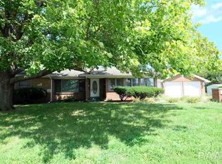 821 W Walnut St, Chillicothe, IL 61523