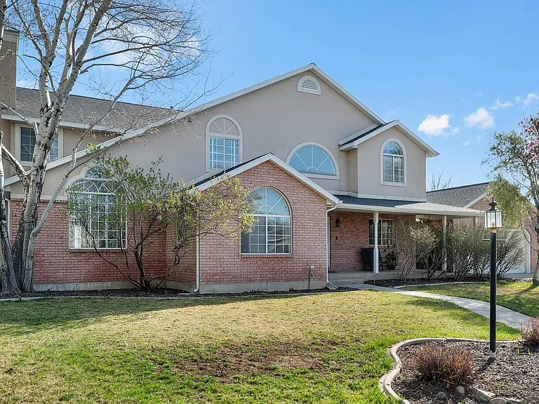840 S East Mountain Cir — Photo 3