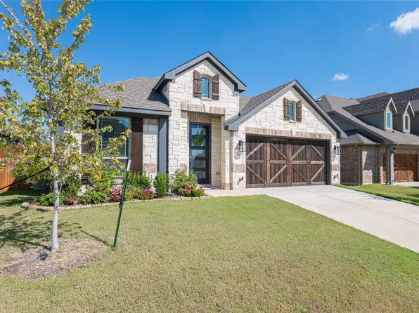 297 Sparkling Springs Dr, Waxahachie, TX 75165