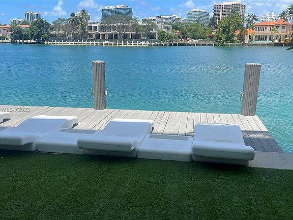 4th image of 9821 E Bay Harbor Dr #904
